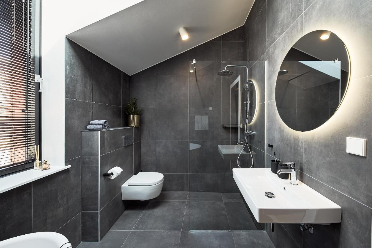 Apartamento High Ceiling Loft With Its Own Backyard And A Terrace Tallin Exterior foto