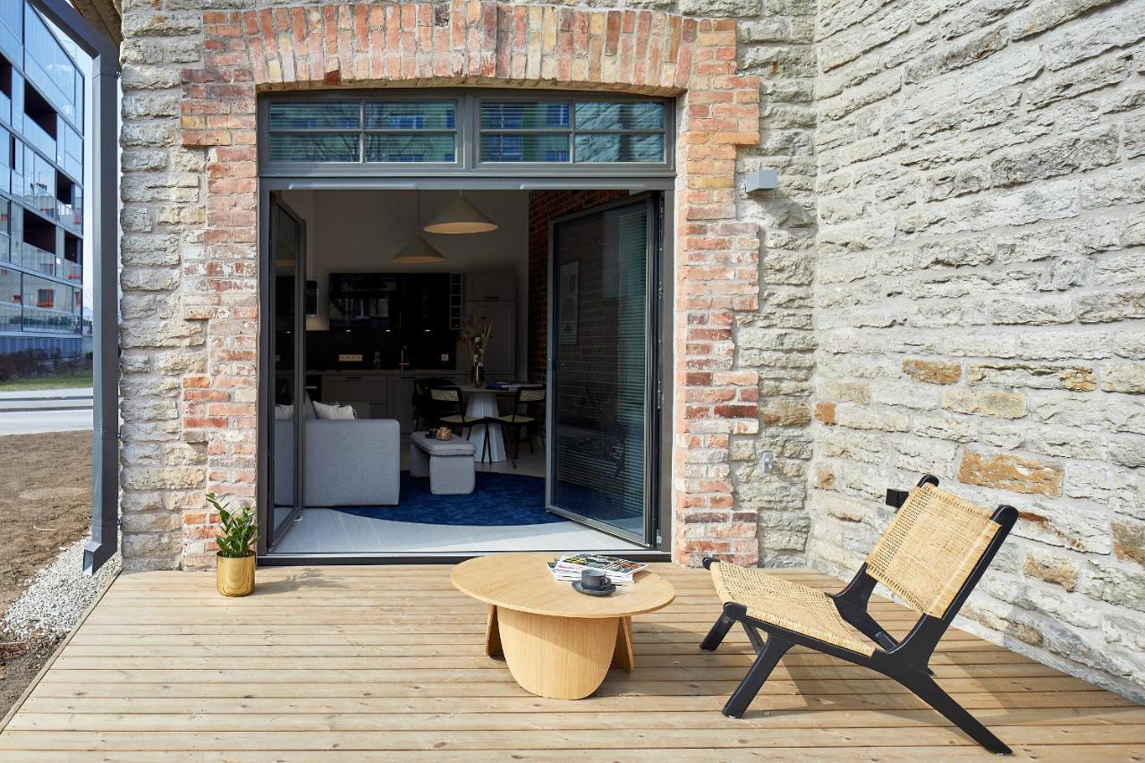 Apartamento High Ceiling Loft With Its Own Backyard And A Terrace Tallin Exterior foto