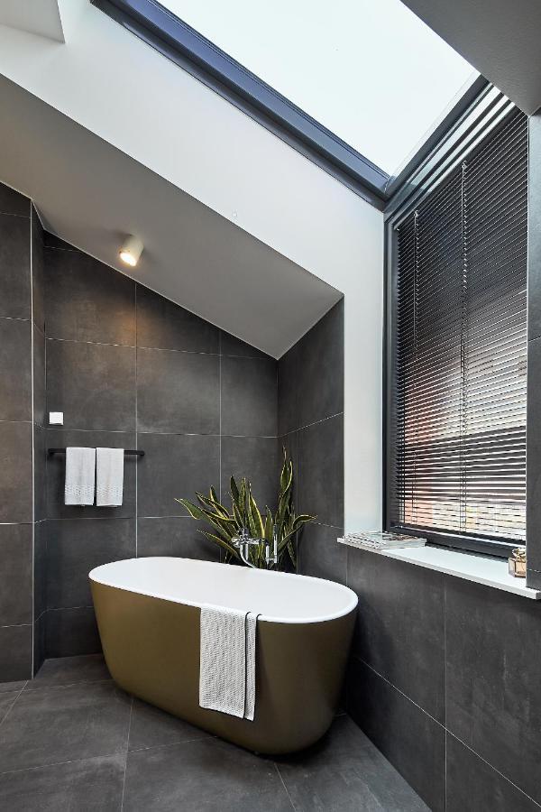 Apartamento High Ceiling Loft With Its Own Backyard And A Terrace Tallin Exterior foto